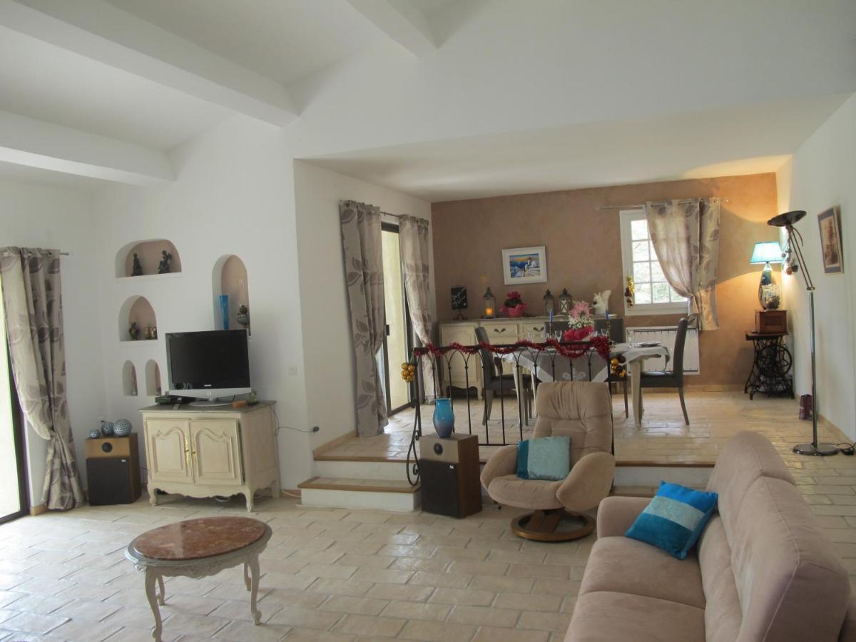 ランブク L'Oustau De Bigatie Bed & Breakfast エクステリア 写真
